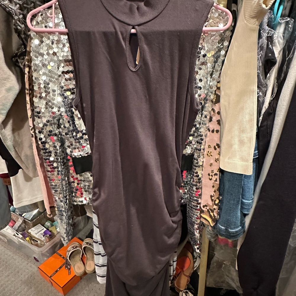 Elegant Black Sleeveless Dress